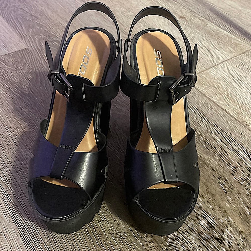 SODA Platform Heels - Picture 2 of 4
